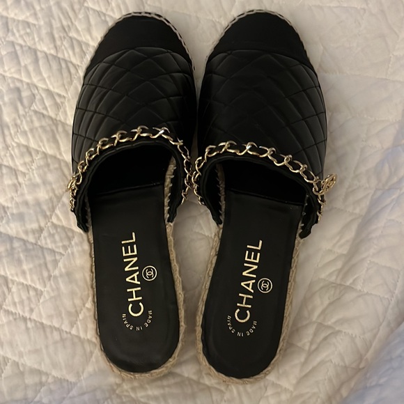 CHANEL Quilted Slides Mules Sandals sz 39 - Picture 10 of 10